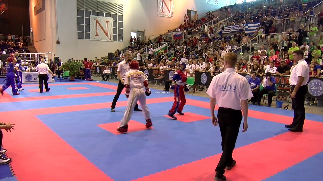 Kalina Koleva v Martina Sanhueza WAKO World Championships 2018 backdrop