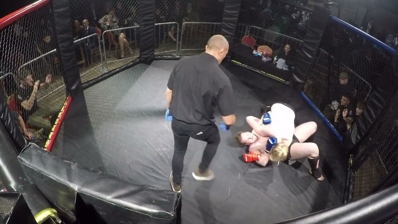 LEICESTER | ULTRA MMA | ROBERT THE KING OF THE SWAMP TIDBURY VS FIL MY KRACKEN MARCINKOWSKI background