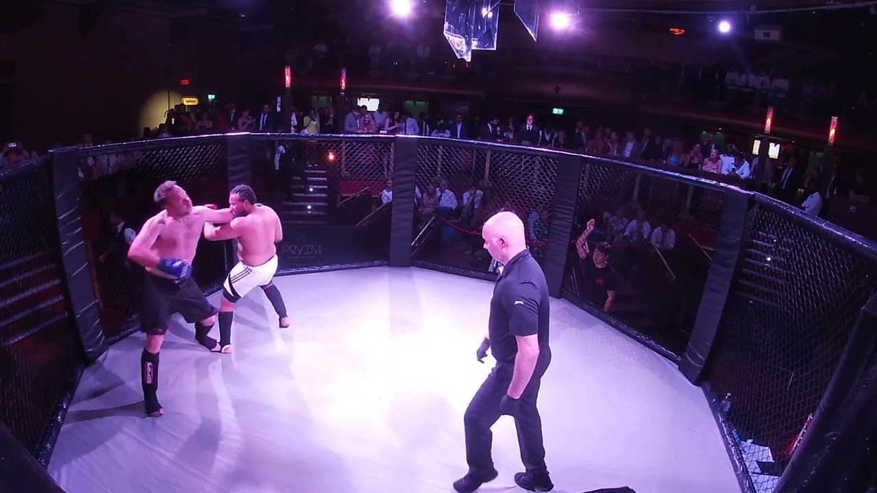 LONDON | MMA | ANTONY DUNK VS DAVID GREEN background