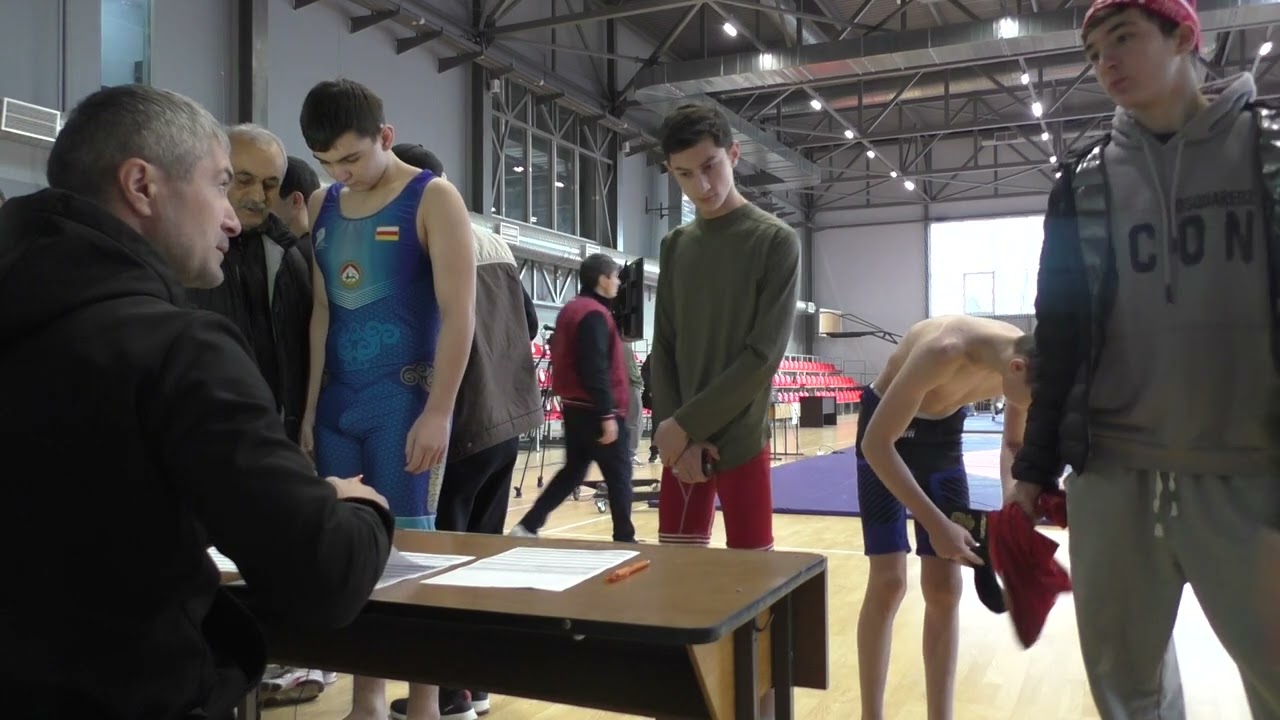 Взвешивание борцов на первенстве РСО-Алании 2024 среди юношей до 18 лет. 7 часть.