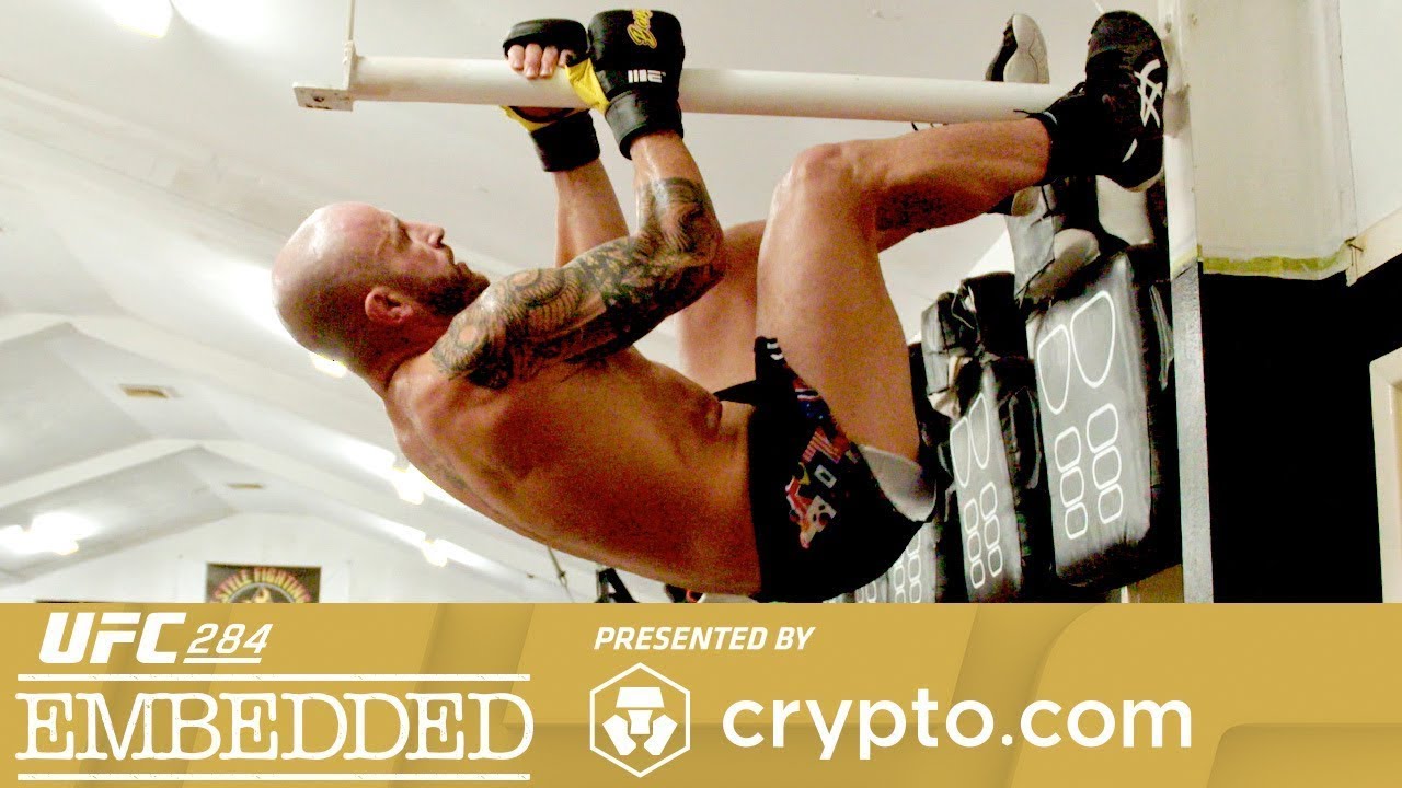 UFC 284: Embedded - Эпизод 2 background