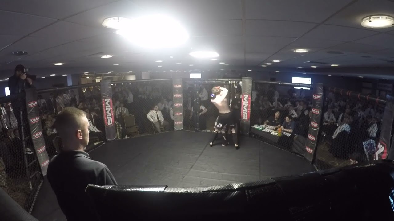 HULL | ULTRA MMA | SCOTT 'THE GODFATHER' RAY VS ROBERT MARTYNIAK background