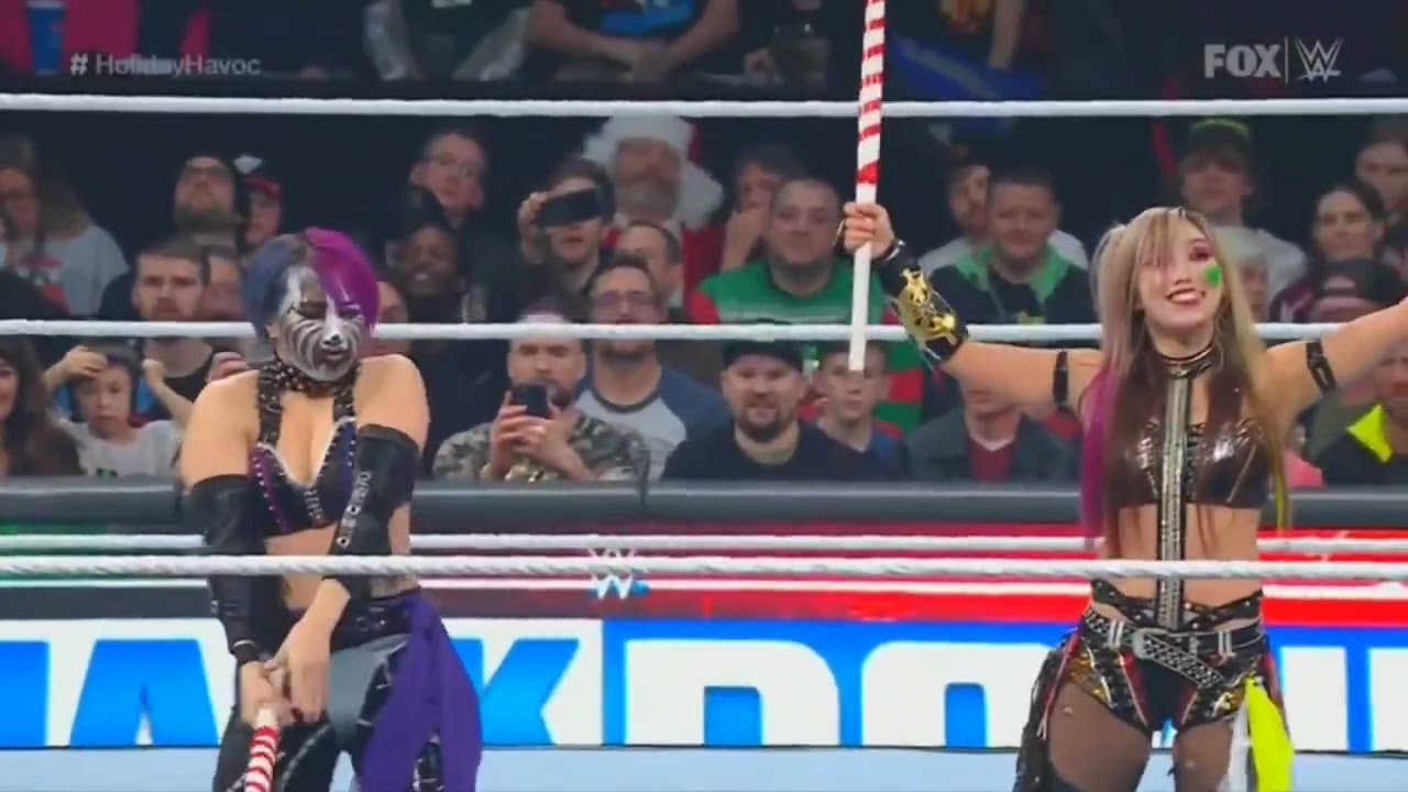 WWE SMACKDOWN HOLIDAY HAVOC EIGHT WOMAN TAG TEAM MATCH 12/22/23 background