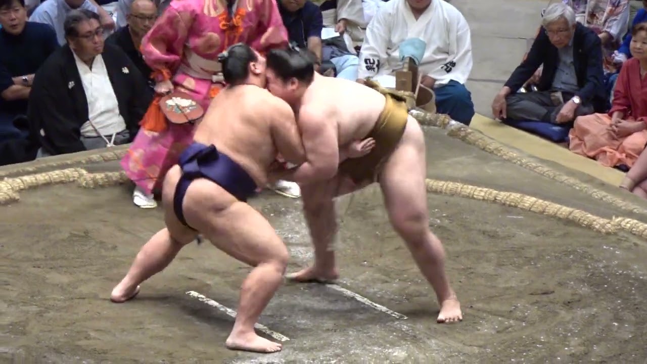 王鵬 vs 草野【大相撲令和7年9月場所】14日目 2025/09/27 OUHOU KUSANO SEP 2025 DAY14 ズーム版 background