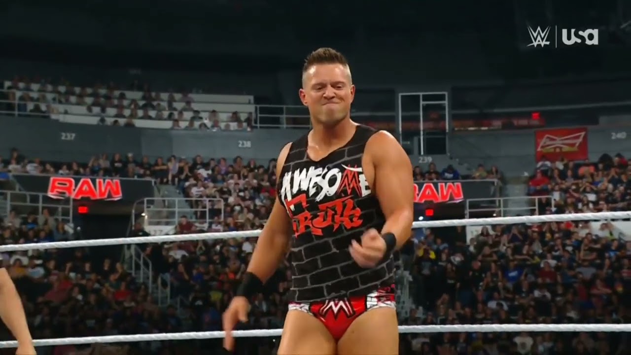 WWE RAW THE MIZ VS XAVIER WOODS VS PETE DUNNE 08/26/24 backdrop