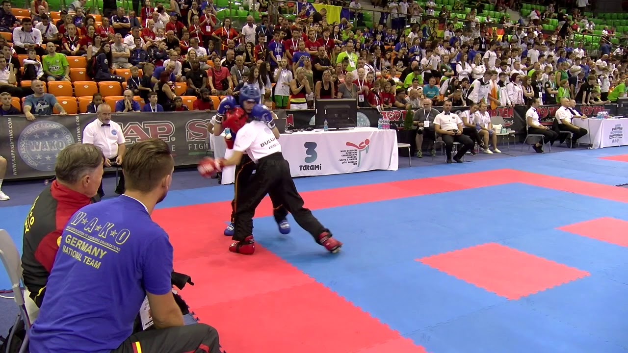 Monika Petkova v Lucy Pieczinski WAKO European Championships 2019 background