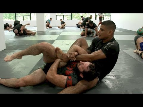 FULL ROUND: JT Torres Showcases His Relentless Top Game background