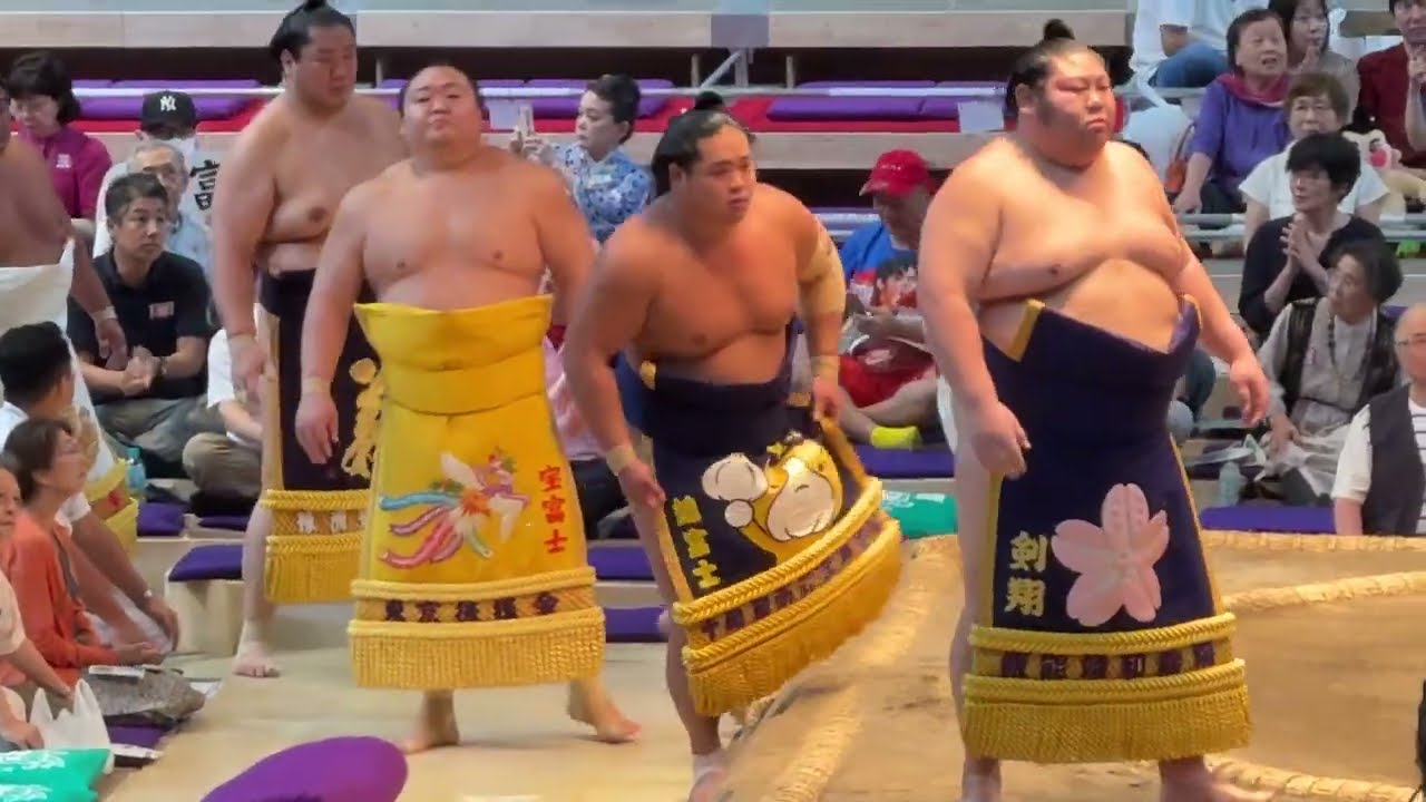 十両土俵入り 三田 大青山 荒篤山 ほか【大相撲令和7年7月場所】14日目 2025/7/26 名古屋場所 juryo dohyoiri JUL 2025 DAY14 background