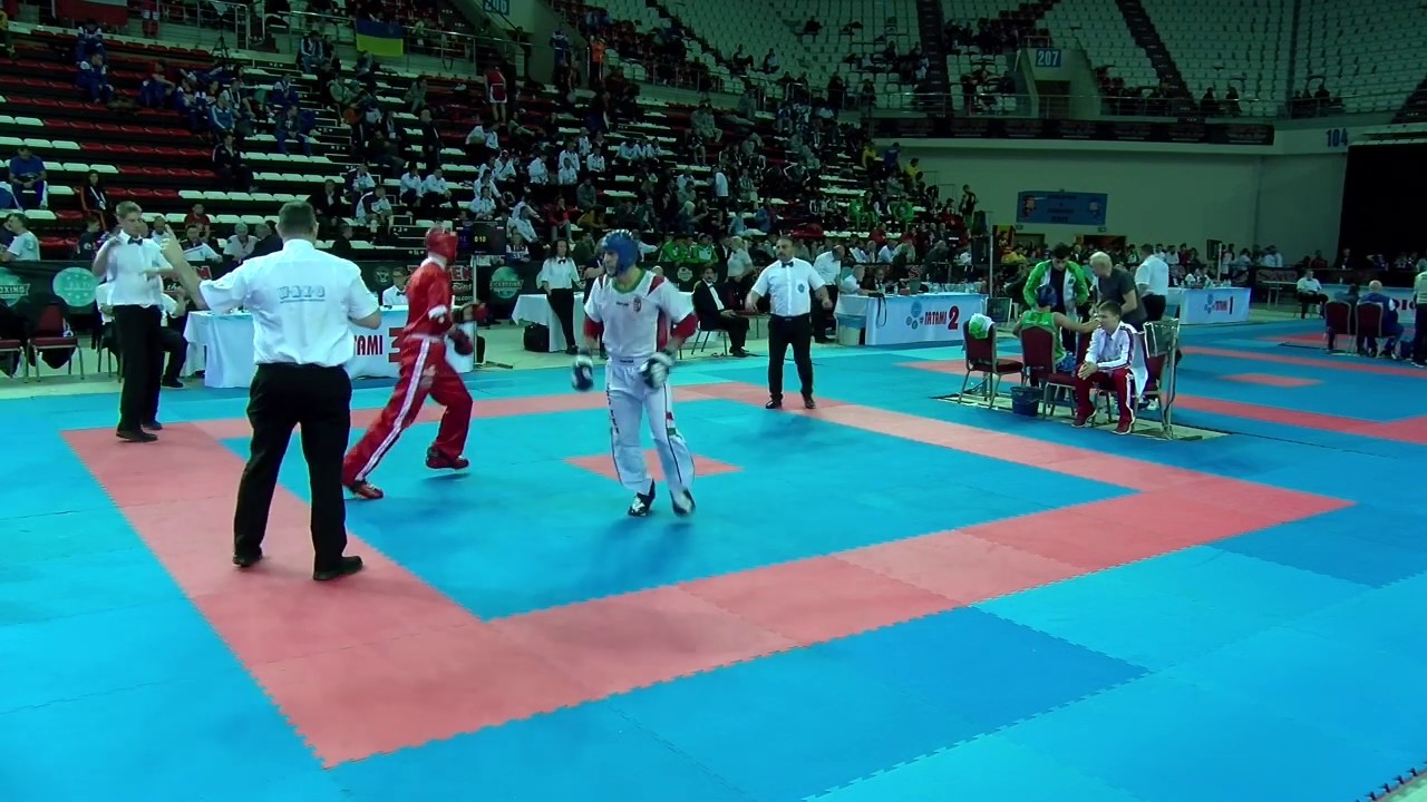 Piotr Maslanka v Mark Meszaros WAKO World Championships 2019 backdrop