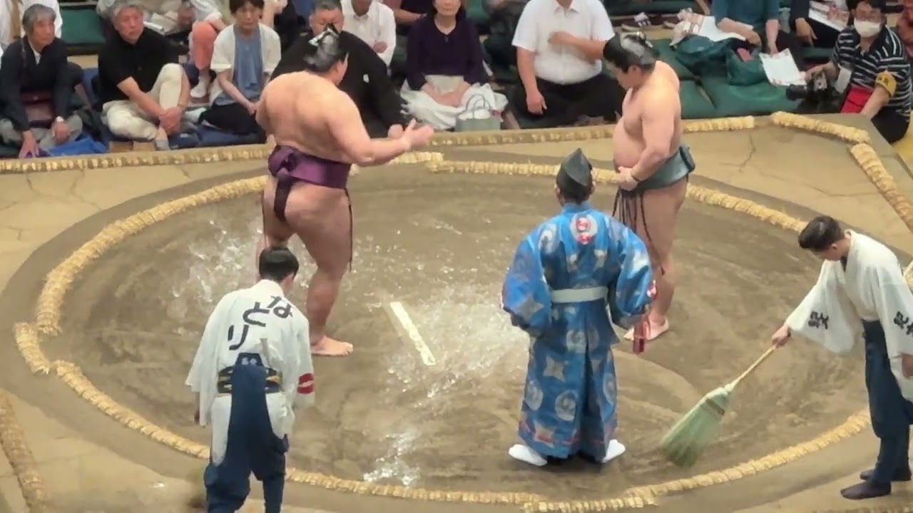 速報❗️ 二子山部屋 狼雅 vs 朝紅龍【大相撲令和7年5月場所】 11日目2025/05/21 夏場所 Futagoyama ROGA vs ASAKORYU background