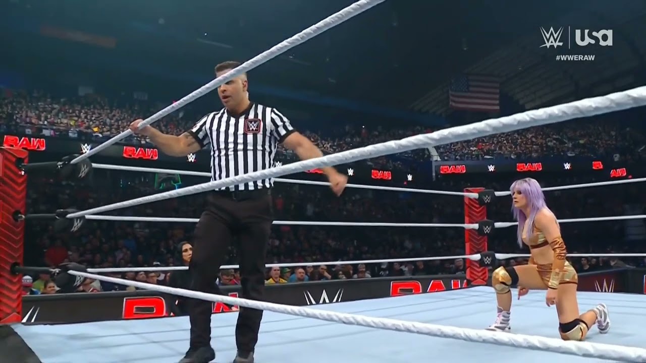 WWE RAW IVY NILE VS CANDICE LERAE 03/25/24 background