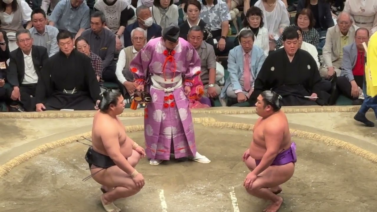 速報❗️若元春vs尊富士【大相撲令和7年5月場所】13日目 2025/05/23 夏場所 background