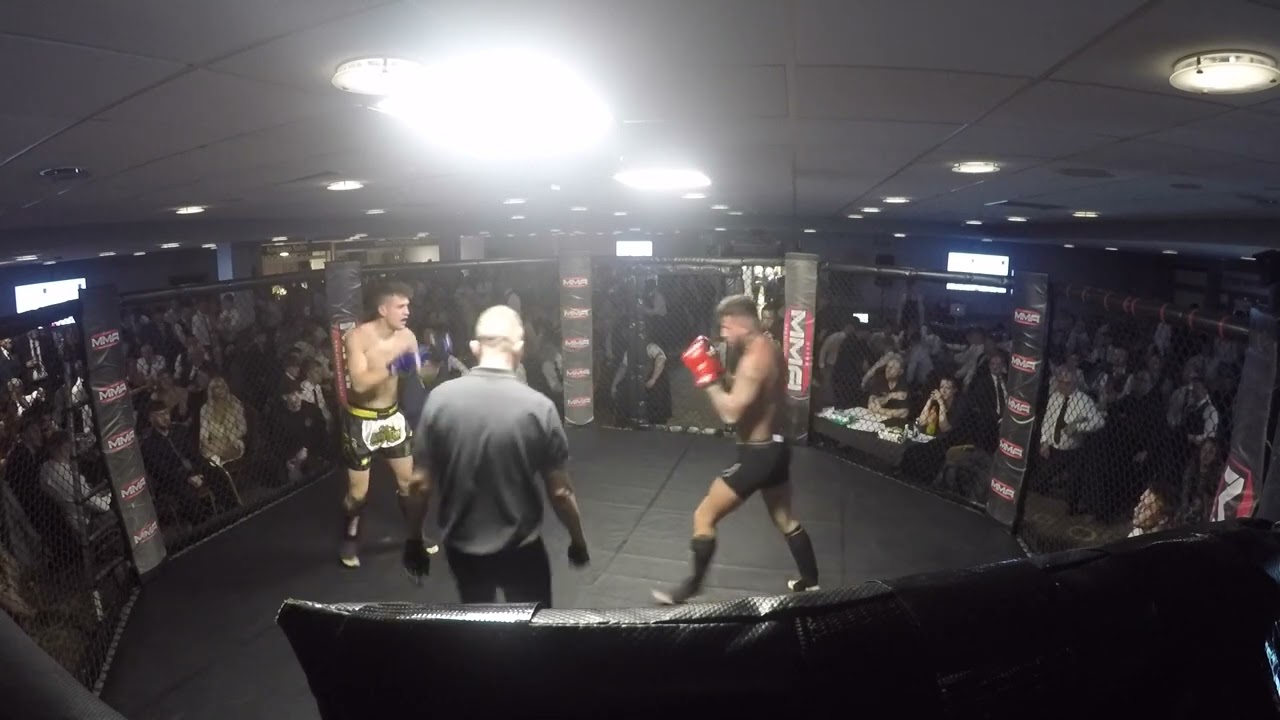 HULL | ULTRA MMA | BEN SIMPSON VS SLAWOMIR KOGUT background