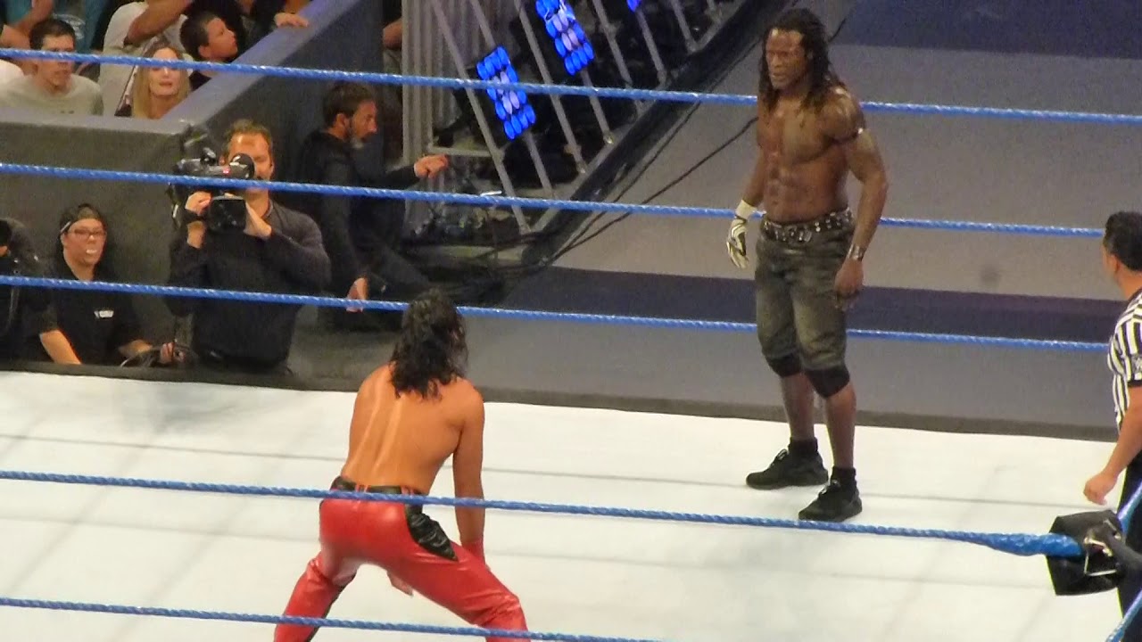 Shinsuke Nakamura vs R-Truth at WWE SmackDown Live