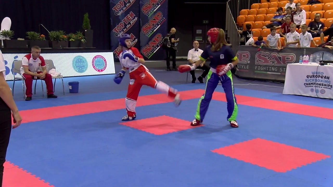 Wioletta Grodzka v Tyra Barada WAKO European Championships 2019 background