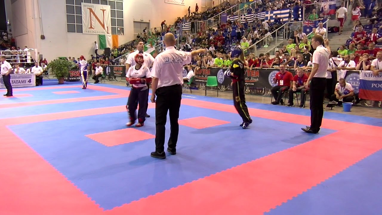 Kiara Mager v Gabi Cunha WAKO World Championships 2018 background