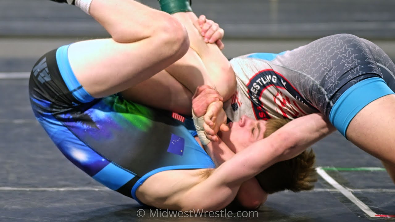 113 – Dominic Mendez of Guadalupe CA defeated Landon Smith of Bethel AK by Fall at 1:32