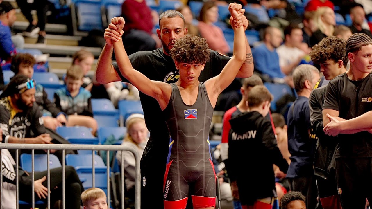 U15 N. Lebon (FRA) vs C. Mussard (FRA) 48kg. Freestyle youth boys wrestling.