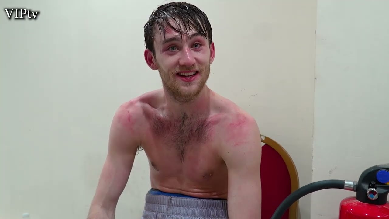 Joe kavanagh on his first six rounder against the TOUGH Daryl Tappfuma!