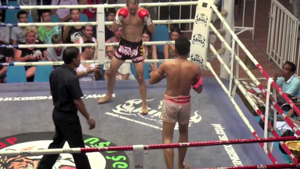 Emalo Urrutia (Tiger Muay Thai) knocks out Mamai Sor Sakchai@ Bangla Boxing Stadium 4/9/2013