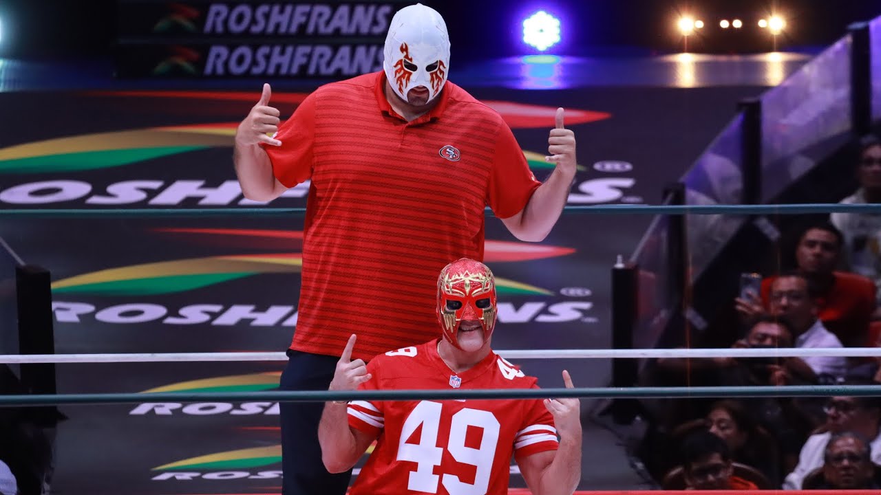 Soberano Jr y Alfredo Gutiérrez ex 49 de San Francisco juntos en la Arena México background