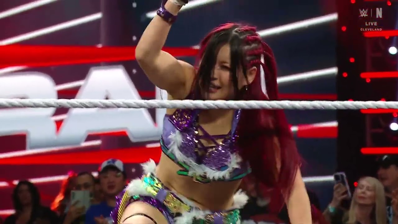 Liv Morgan vs Iyo Sky (2/2): Raw, Feb. 3, 2025 backdrop