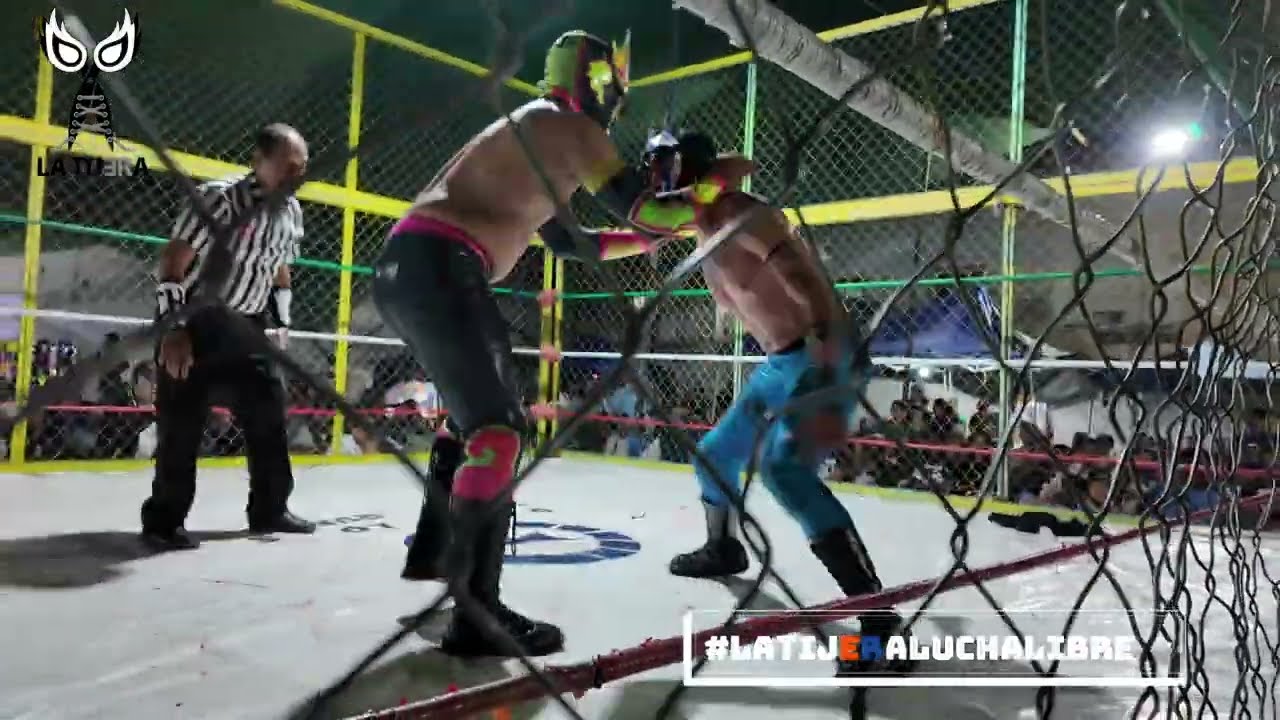 Viento Negro ЁЯЖЪ Teco lucha de m├бscara contra m├бscara en jaula en la Arena Pepe Cisneros en Oaxaca background