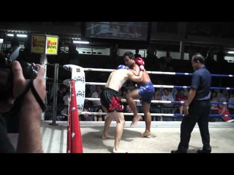Matt Merria (Tiger Muay thai) wins by TKO in the second round @ Patong boxing stadium