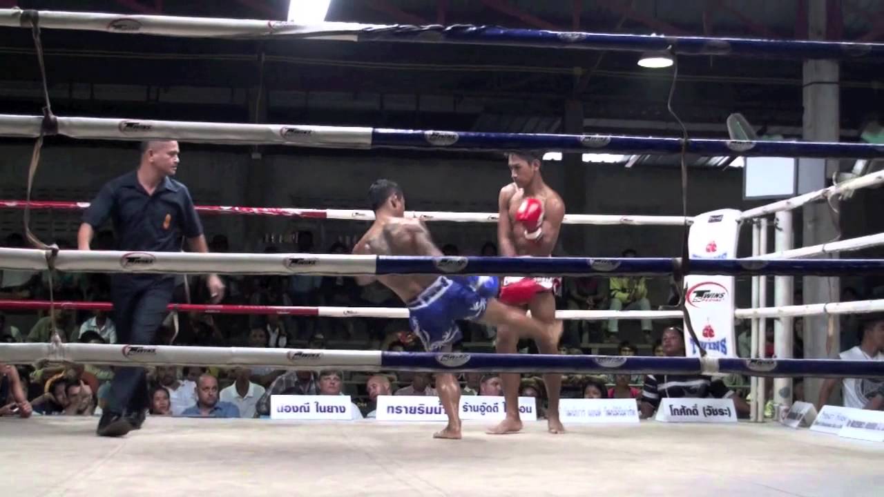100,000 baht KO: Talayhod Tiger Muay Thai vs Yodmanoot Phetphotong @ Phuket Airport Stadium 3/8/2013 backdrop