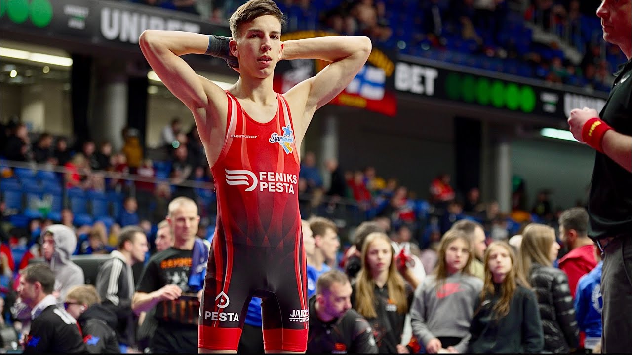 U20 J. Matwiejczyk (POL) vs F. Schärli (SUI). Freestyle 57kg youth wrestling.