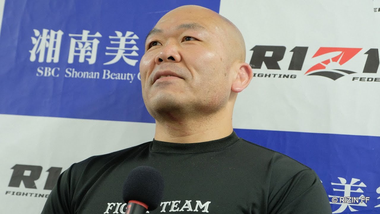 髙阪剛 試合後インタビュー / 湘南美容クリニック presents RIZIN.35 background