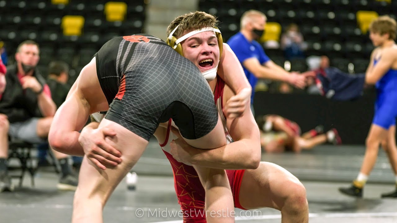 120 – DJ Gillett of Corvallis OR defeated Brayden Boyd of Albany OR by Decision 6–2 background