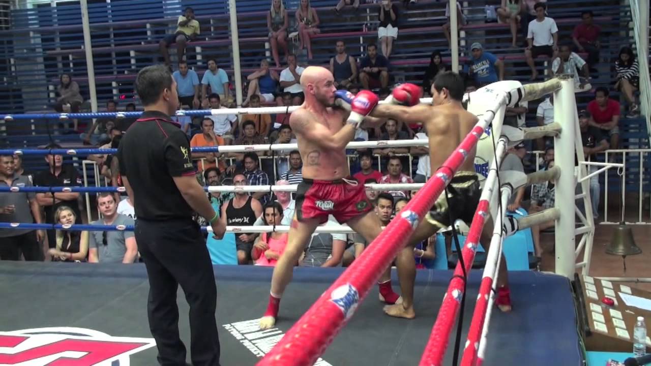 Victor Hugo Nunes (Tiger Muay Thai) vs Singnoi (Lion Muay Thai) @ Bangla Stadium 10/5/2015 background