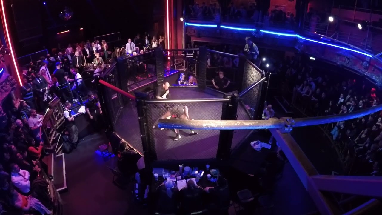 LONDON | ULTRA MMA | SHAY MAVOKA VS LIZETE 'LION' GOHA background