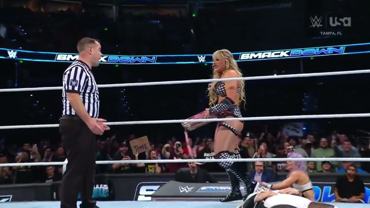 Nia Jax, LeRae & Stratton vs Bianca Belair, Naomi & Bayley (2/2): SmackDown, Dec. 27, 2024 background