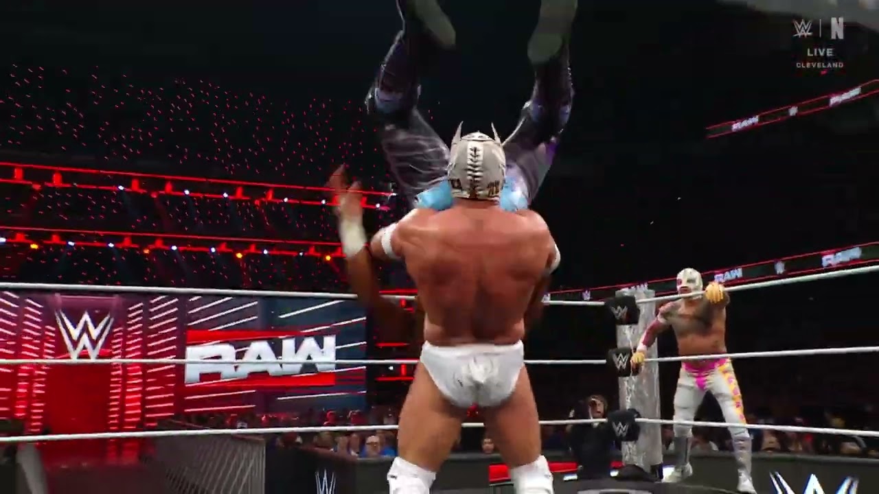 The New Day vs Rey Mysterio & Dragon Lee (2/2): Raw, Feb. 3, 2025