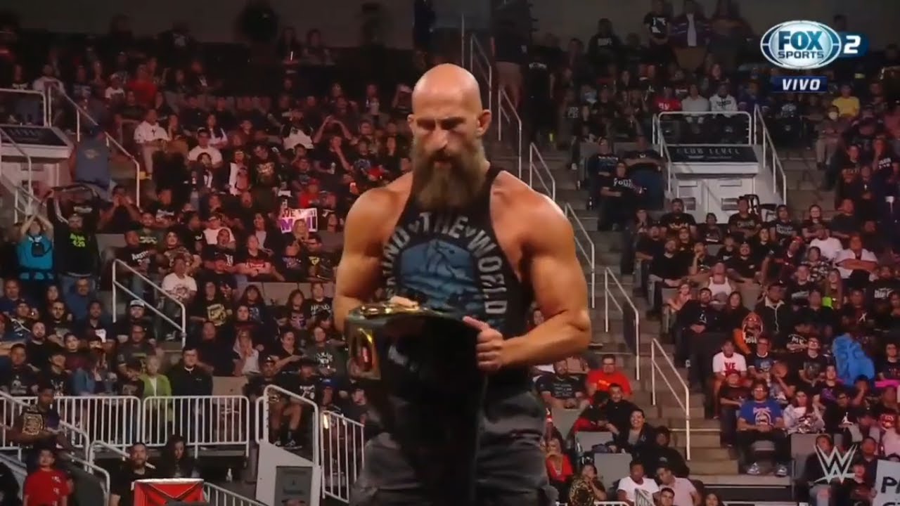 Firma de Contrato entre Gunther y Ciampa Título Intercontinental - WWE RAW 2 de Octubre 2023 Español background