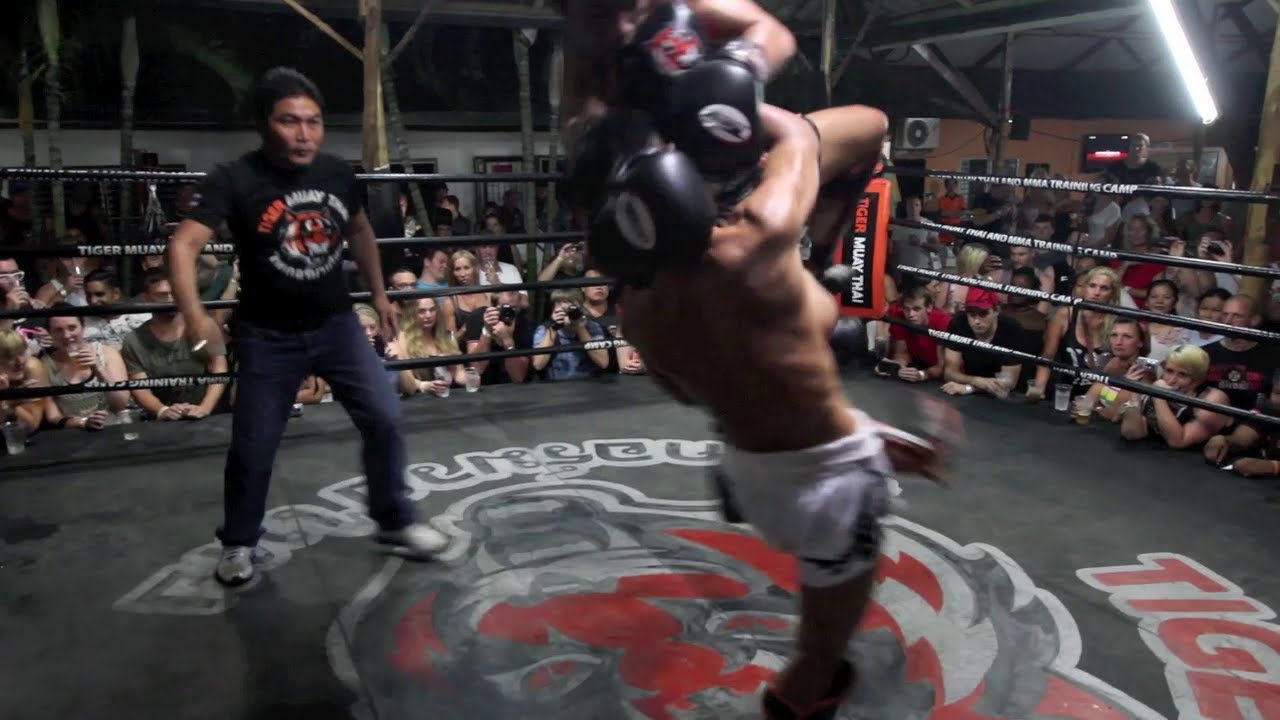 Muay Thai Exhibition Fight: Petmuangchon vs Lompayu 30/11/2013 background