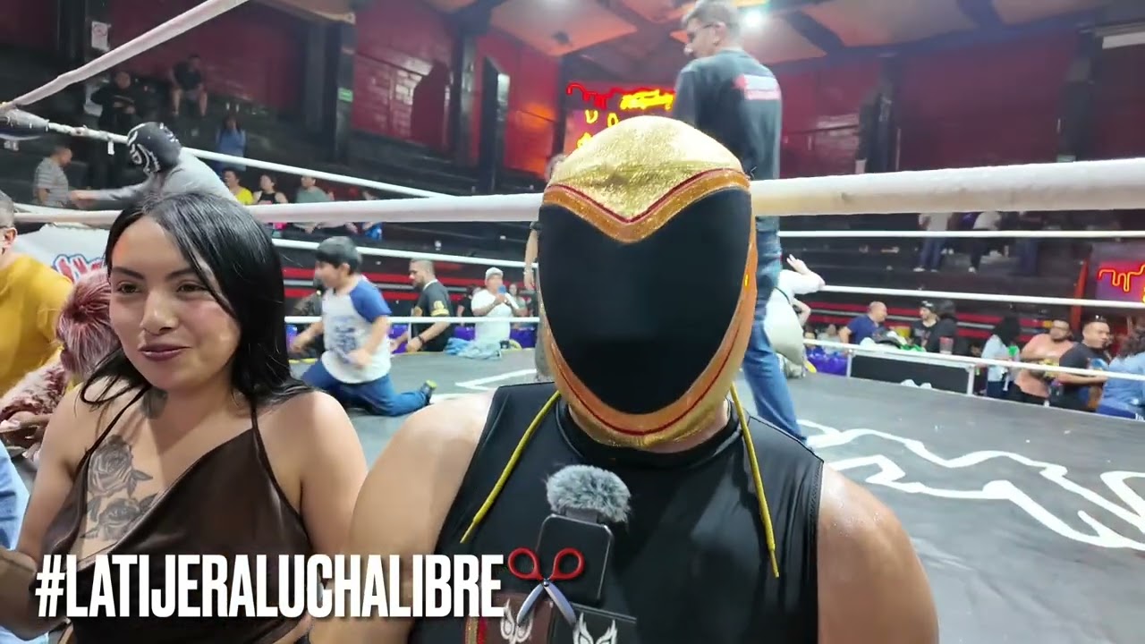 Tinieblas Jr: Hoy se va un grande como Fuerza Guerrea Es un hecho las máscaras con Hijo de Solitario background