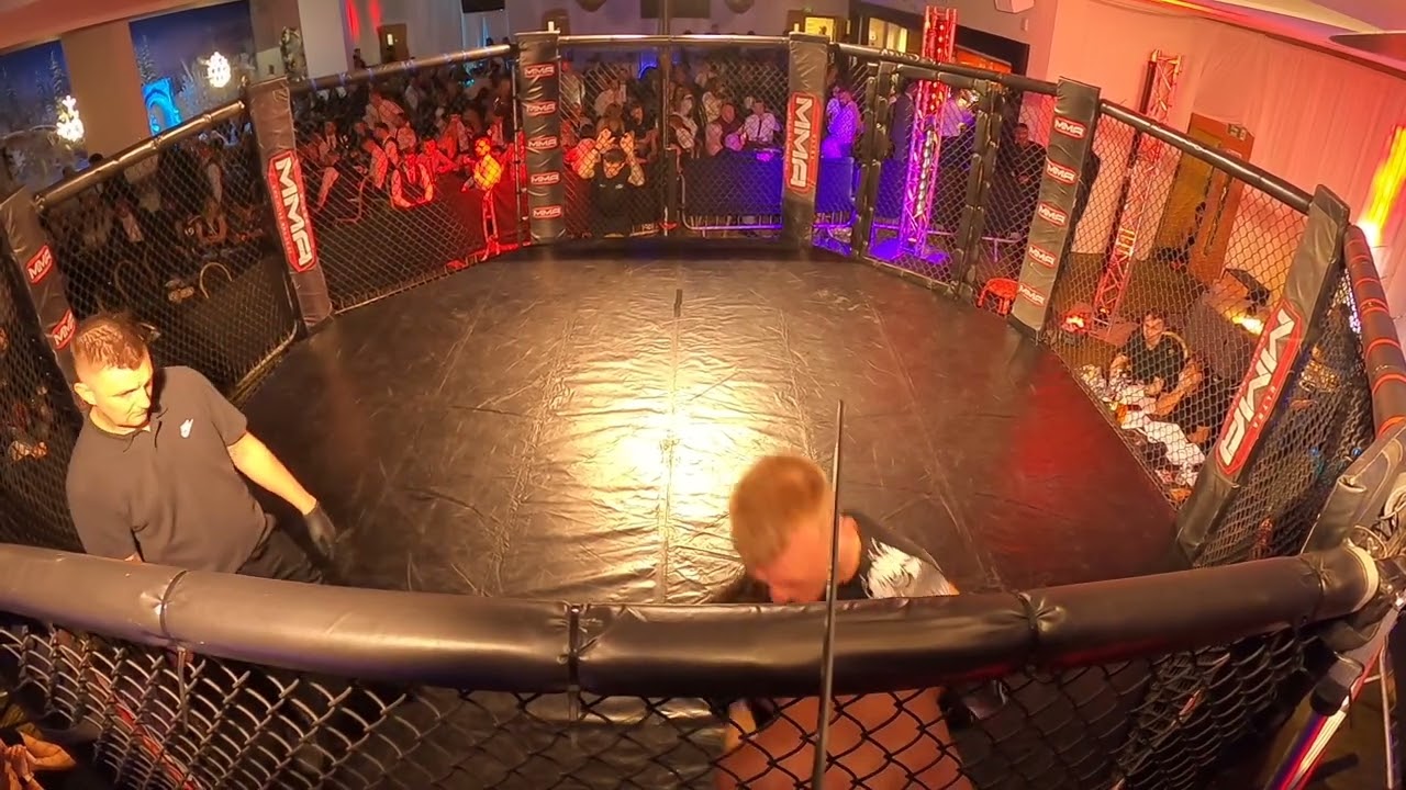 Leicester | Ultra MMA | Charles Brant VS Saleem Bhojani Lynch background
