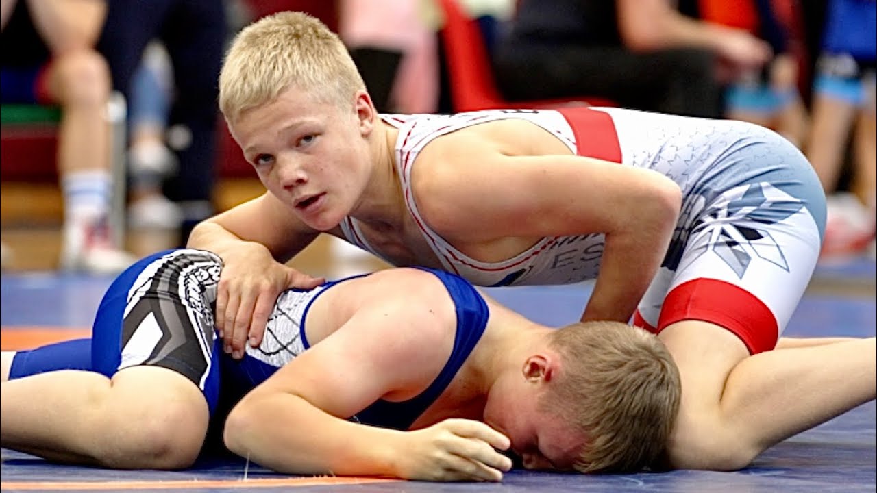 U17 R. Prous (EST) vs P. Zadoroznõi (EST) 51kg. Youth boys greco-roman wrestling Estonia. background