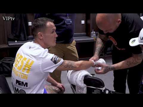 In the changing room with Josh Warrington before his rematch with Mauricio Lara .