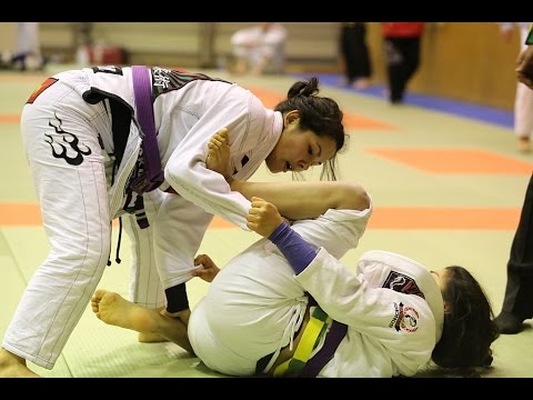Keiko Nagakaneku vs Simone Kusano backdrop