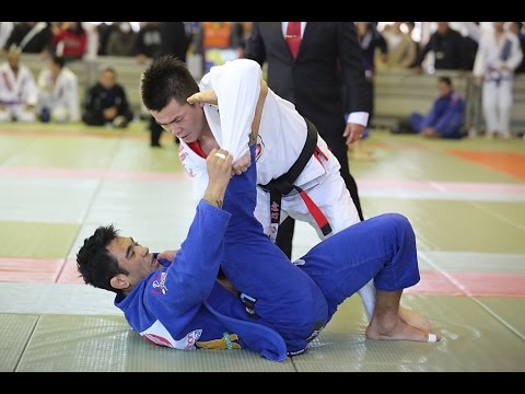 Anderson Takahashi vs Kako Takuto background