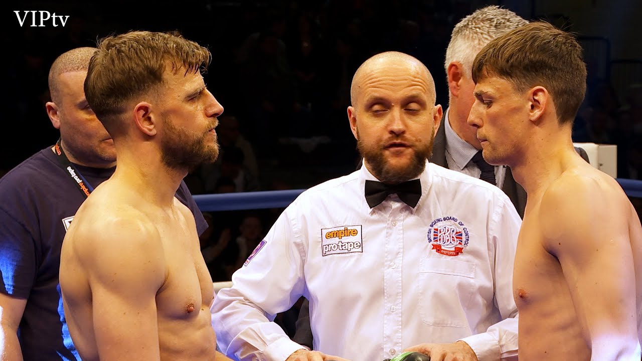 Tom Aitchison v Dean Wilkinson at the Robin Park Centre, Wigan on 2.04.2022 background