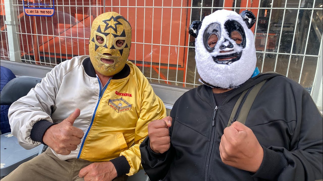 Súper Astro y El Pandita regresan con sus tradicionales tortas, en este lugar crecieron muchos background