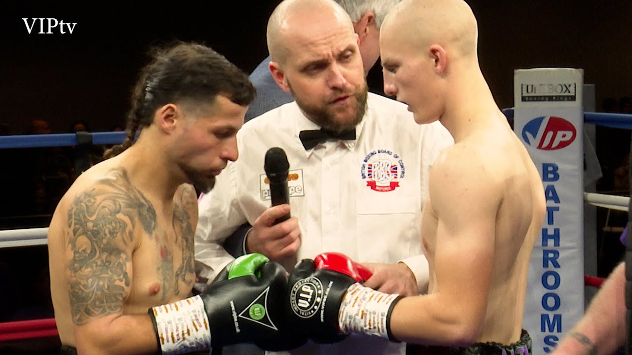 Lennox Lythgoe v Jake Pollard at VIP's Bolton show on 27.112021 background