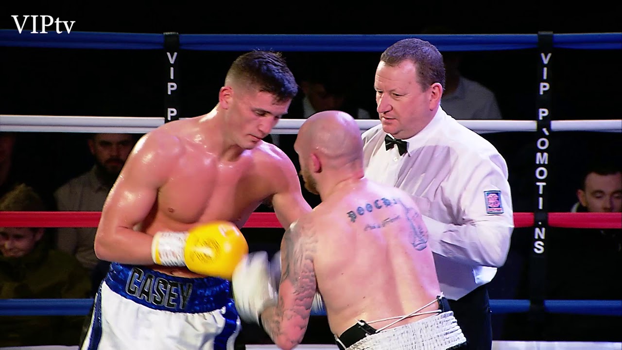 Casey Connelly v Lewis van Poetsch 8 12 2018 Whites Hotel, Bolton background