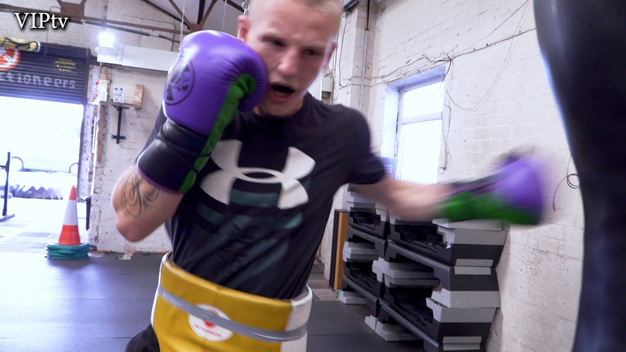 Meet new young signing Bantamweight Lennox Lythgoe who makes his debut on Sept 11th in Bolton. background