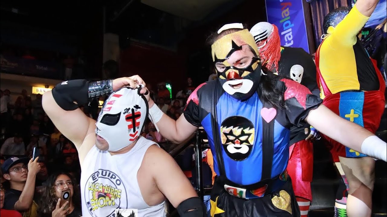Súper Pinocho, Súper Pinocho Sr e Hijo de Súper Muñeco 🆚 Coco Rojo, Máscara de Hierro y Divino background